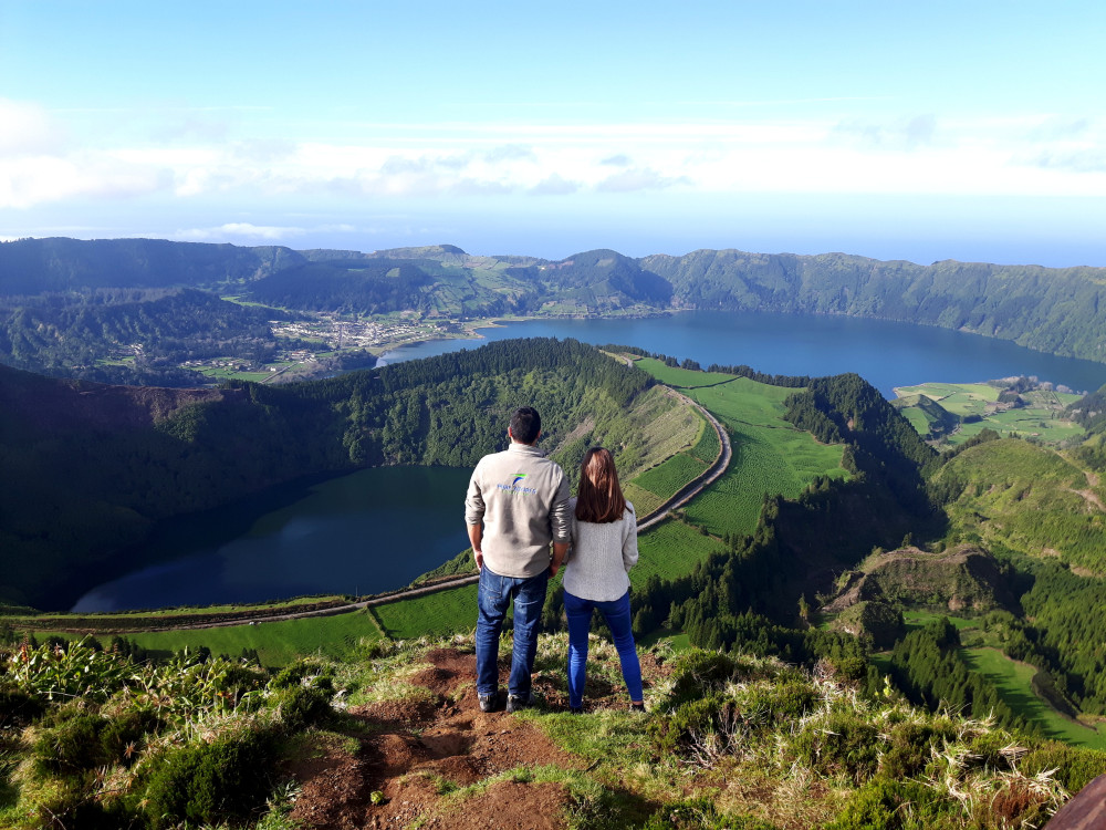 São Miguel West Van Tour: Sete Cidades & Fogo Lake + Lunch