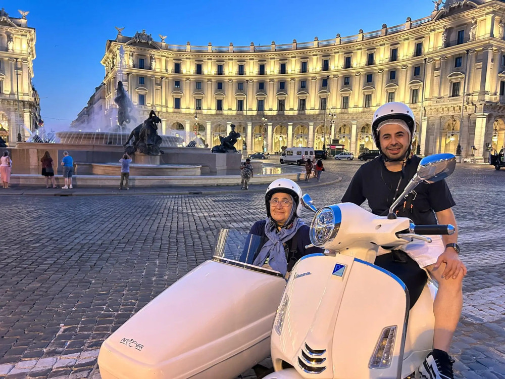 Rome by Vespa Sidecar: Colosseum, Orange Garden & Aventine Keyhole