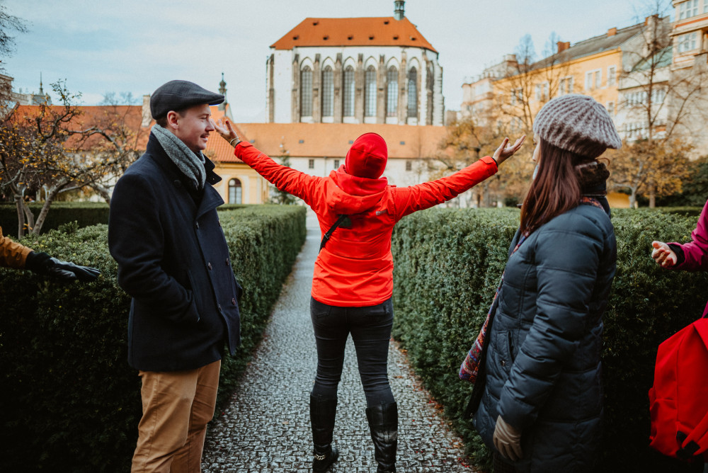 Private 5-Hour Prague City Highlights Tour with Local Lunch & Snack incl.