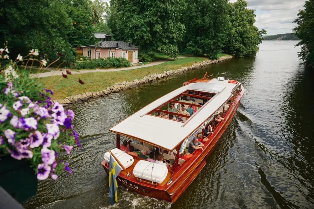 Stockholm Archipelago Tour by Classic Wooden Boat with Guide