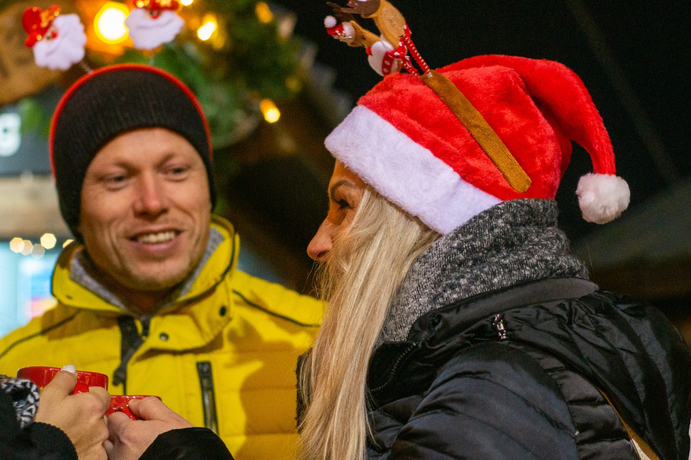 Schönbrunn Christmas Market, Apfelstrudel Show & Mulled Wine Tasting