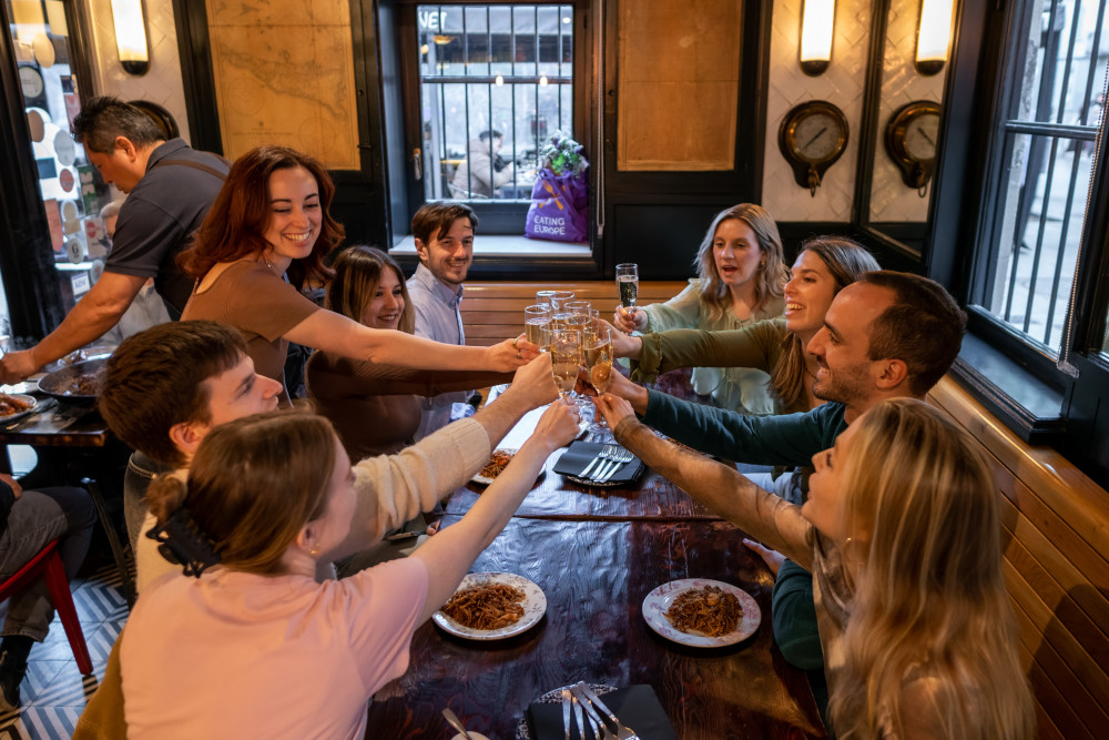 Barcelona Side Streets Tapas & Wine Tour with Eating Europe