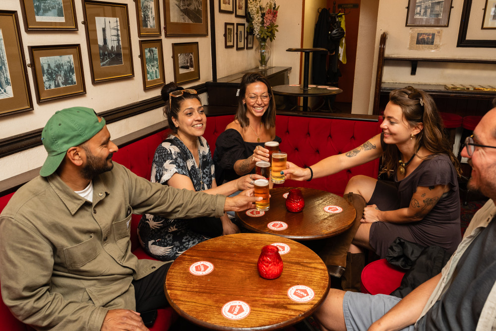 Glasgow: Walking Food Tour with Full Meal & Fried Mars Bar