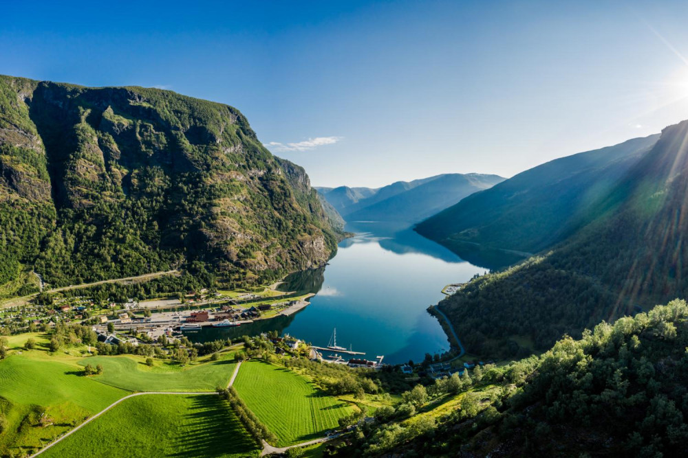 Small Group Nærøyfjorden and Flåm Scenic Bus Tour & Fjords Cruise