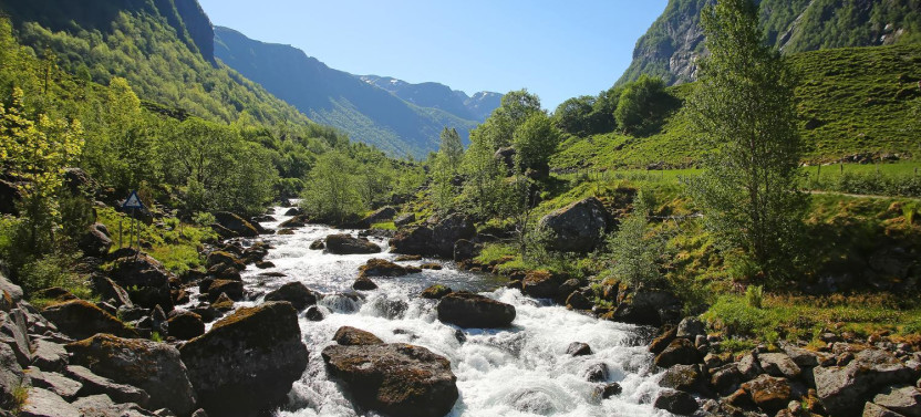 Easy Hike to Bondhus Glacier Lake & Visit to Rosendal
