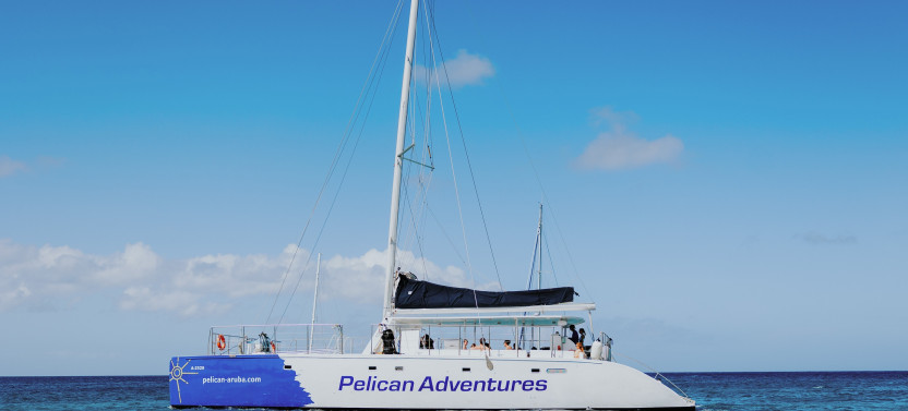 Sailing & Snorkeling Cruise With Open Bar