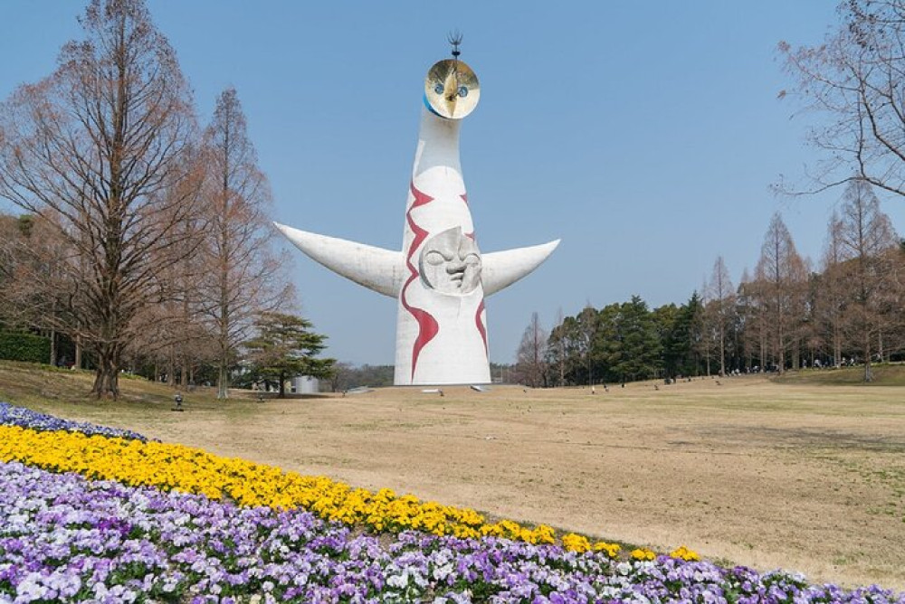 Osaka Commemorative Park Private Walking Tour