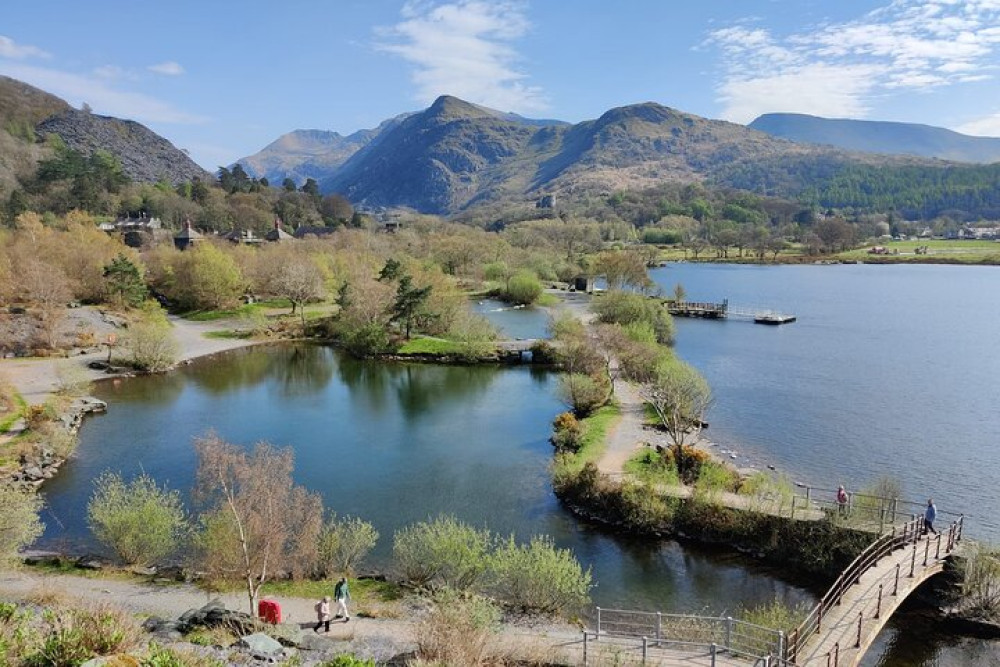 Full-Day Snowdonia Highlights Tour with Local Guide & Picnic Lunch
