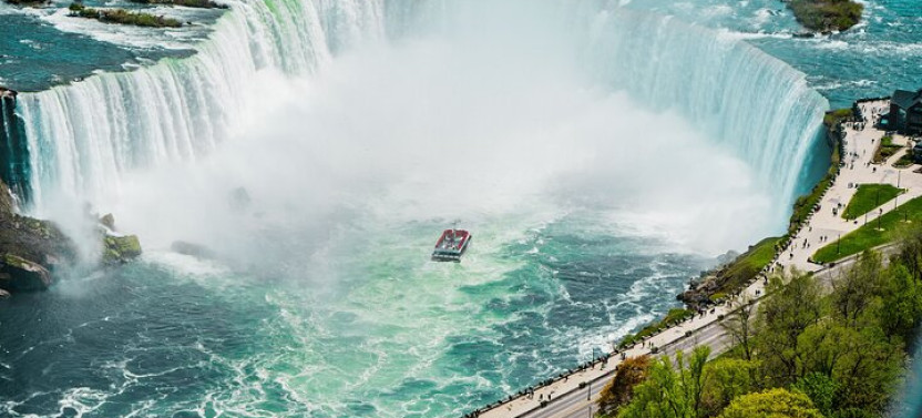 Niagara Falls Canada Tour With Boat Ride & Maple Tasting – USA Pickup