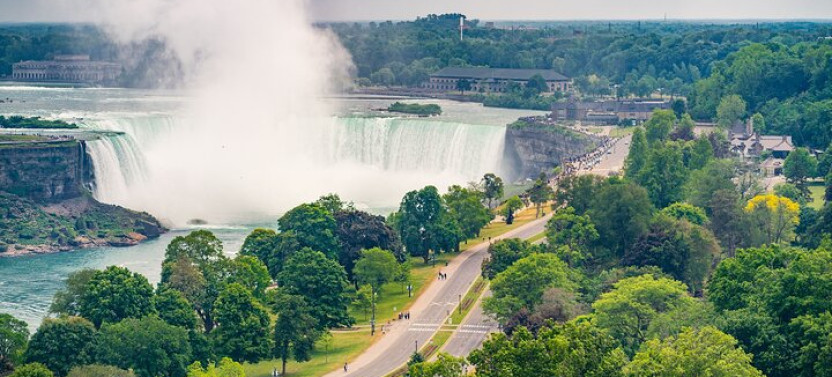 Niagara Falls Canada Tour With Boat Ride & Maple Tasting – USA Pickup