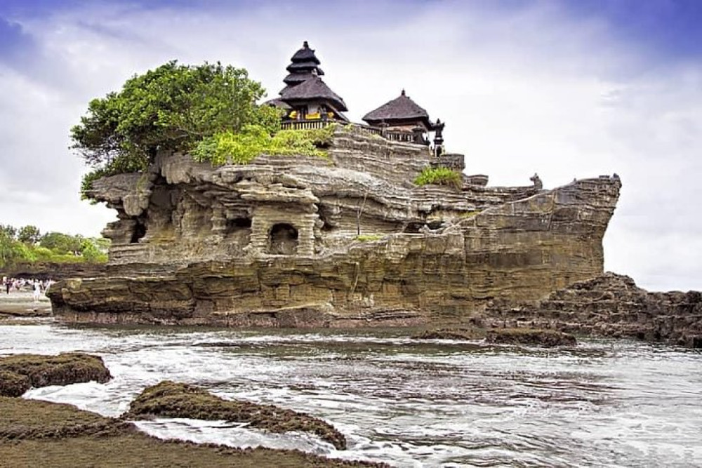 Tanah Lot Temple Sunset Half Day Tour with Local Guide
