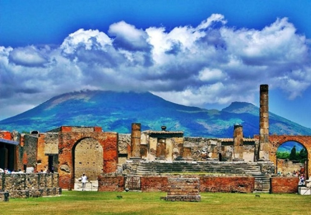 Private Day Trip:  Pompeii – Vesuvius – Herculaneum