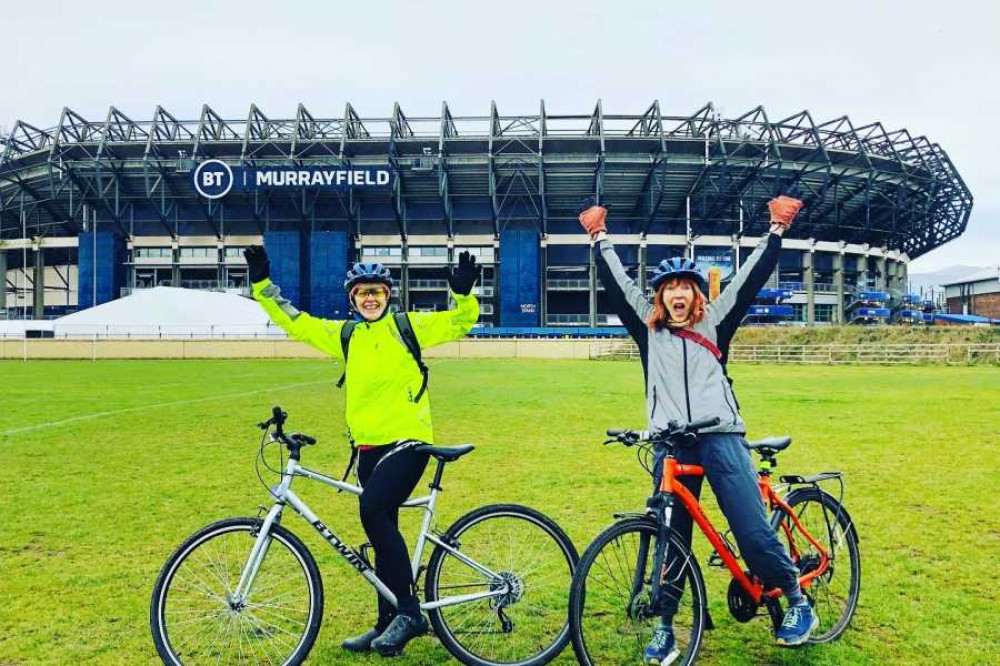 The Ultimate Circular Cycle Tour of Edinburgh