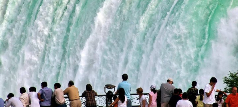 Niagara Falls Tour from Toronto with Boat, Journey Behind the Falls & Lunch
