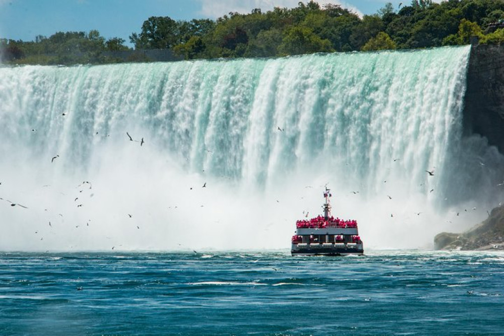 Niagara Falls Tour from Toronto with Boat, Journey Behind the Falls & Lunch
