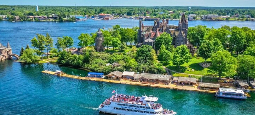 Private Tour to 1000 Islands from Toronto with Castle Boat Cruise