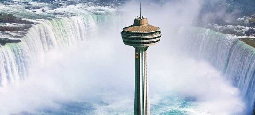 Winter Wonder of Niagara Falls Tour From Toronto
