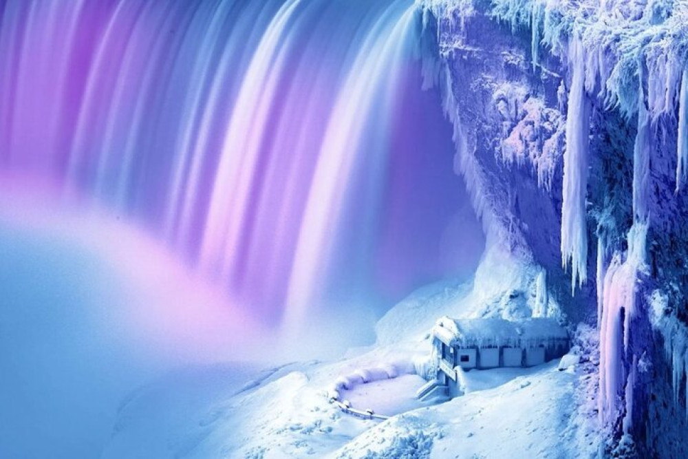 Winter Wonder of Niagara Falls Tour From Toronto