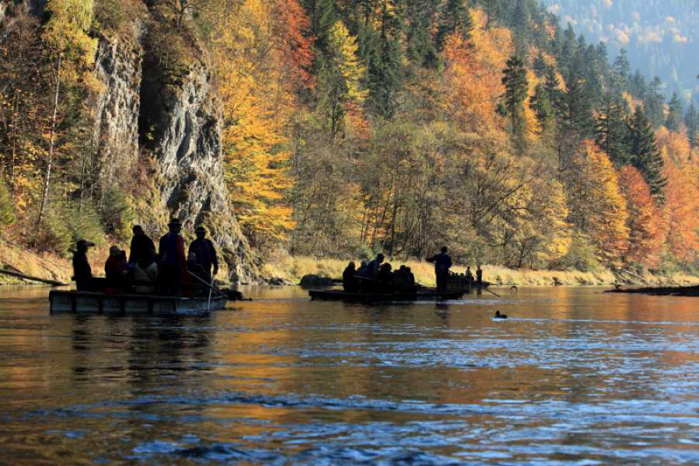 Kragow Raft Krakow: Traditional Dunajec River Rafting with Palenica Mountain ...