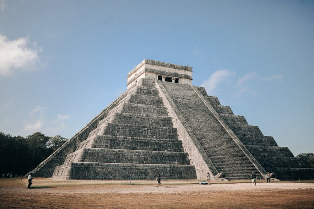 Small Group with Early Access to Chichen Itza, Ekbalam and Cenote