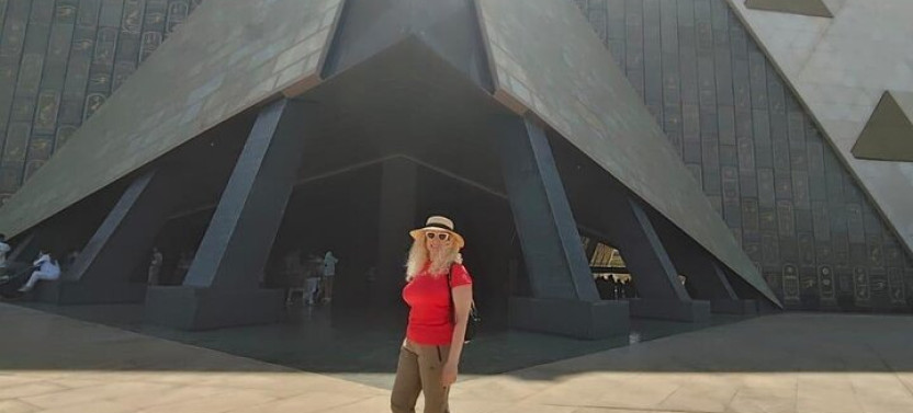 Cairo VIP Tour: Pyramids, Sphinx, Grand Egyptian Museum & Bazaar