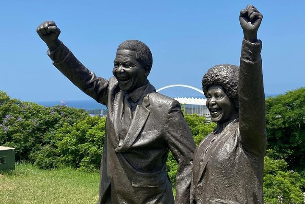 Private: Robben Island City and Table Mountain Tour All Inclusive Tour