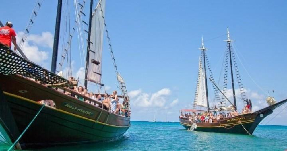 Afternoon Aruba Snorkel Cruise with Shipwreck, Reefs & Open Bar
