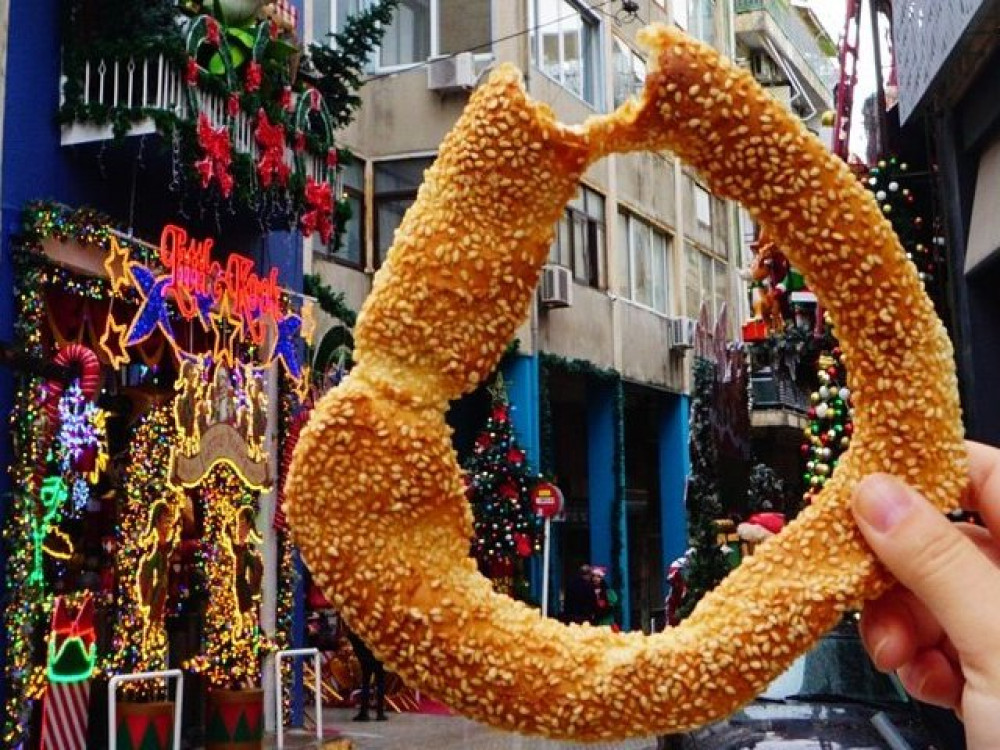 Graffiti & Gastronomy: Athens Private Walking Tour with Tastings