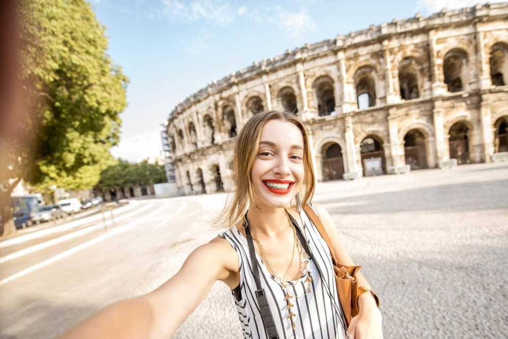 Nimes: Ancient Roman Arena Ticket & Old Town Audio guide