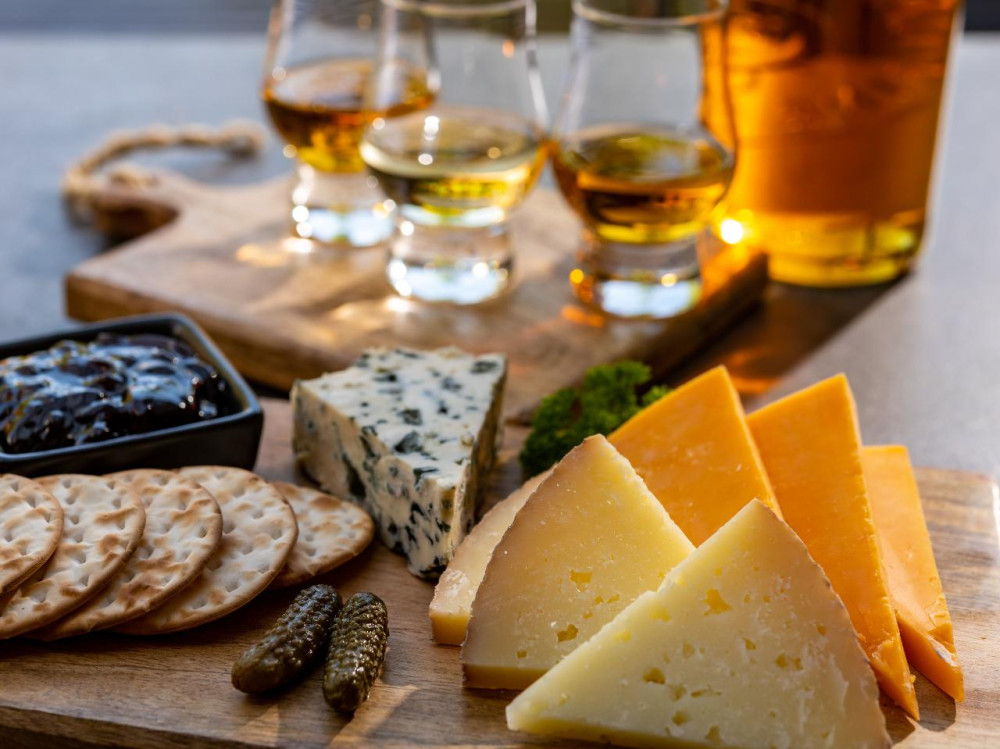 Flavors of Edinburgh: Private Food Tour in the Old Town & Beyond