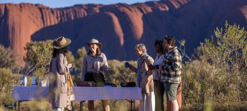 Sunrise Trek at Uluru-Kata Tjuta National Park with Breakfast