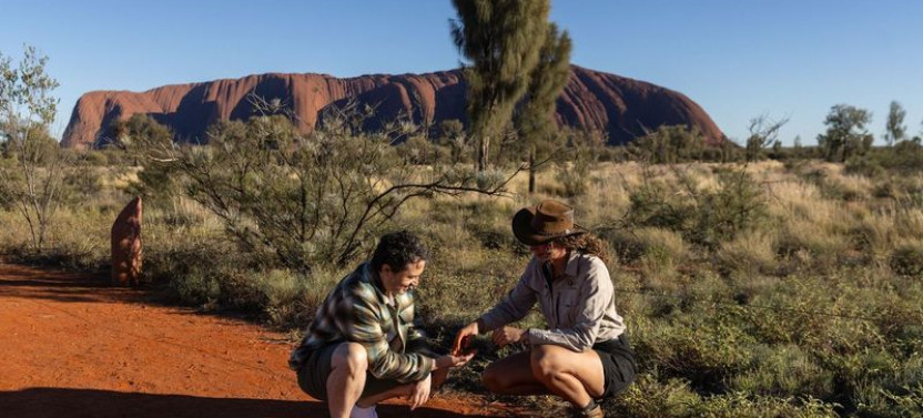 Sunrise Trek at Uluru-Kata Tjuta National Park with Breakfast