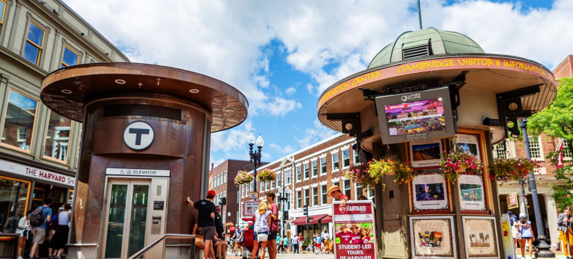 Boston: Harvard Square Historic Donut Tour
