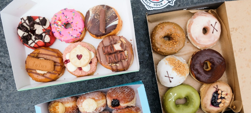 London Holiday Walking Food Tour With Tea And Doughnuts