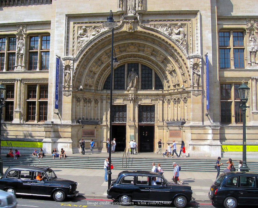 The Victoria & Albert Museum and Kensington: Private Half-Day Tour