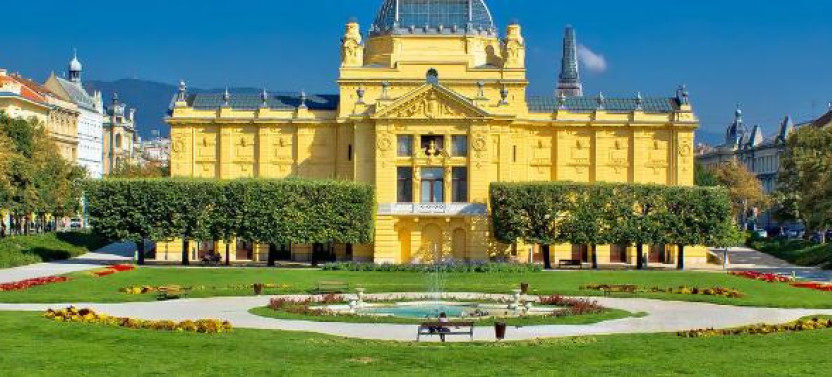 The Magic of Christmas in Zagreb: Private Walking Tour
