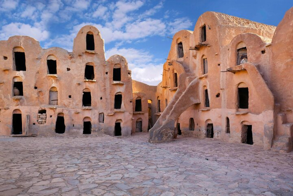 Discover All Tunisia from the Coast to the Desert in 14 Days
