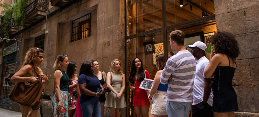 Barcelona Gems: 10+ Sights Immersive Walking Small Group Tour, photo 5 of 10