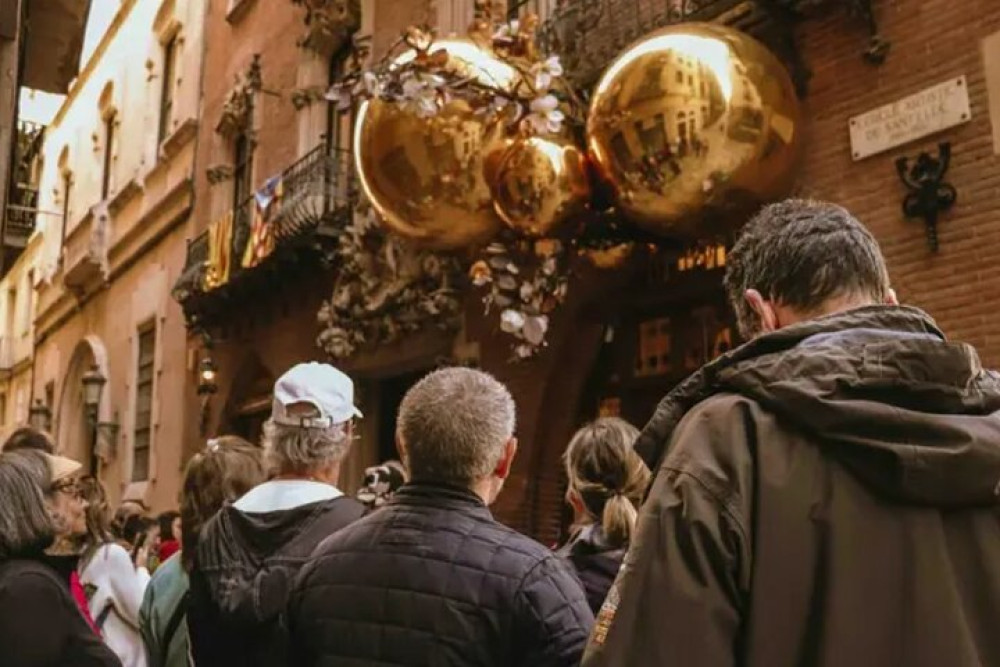 Barcelona Gems: 10+ Sights Immersive Walking Small Group Tour