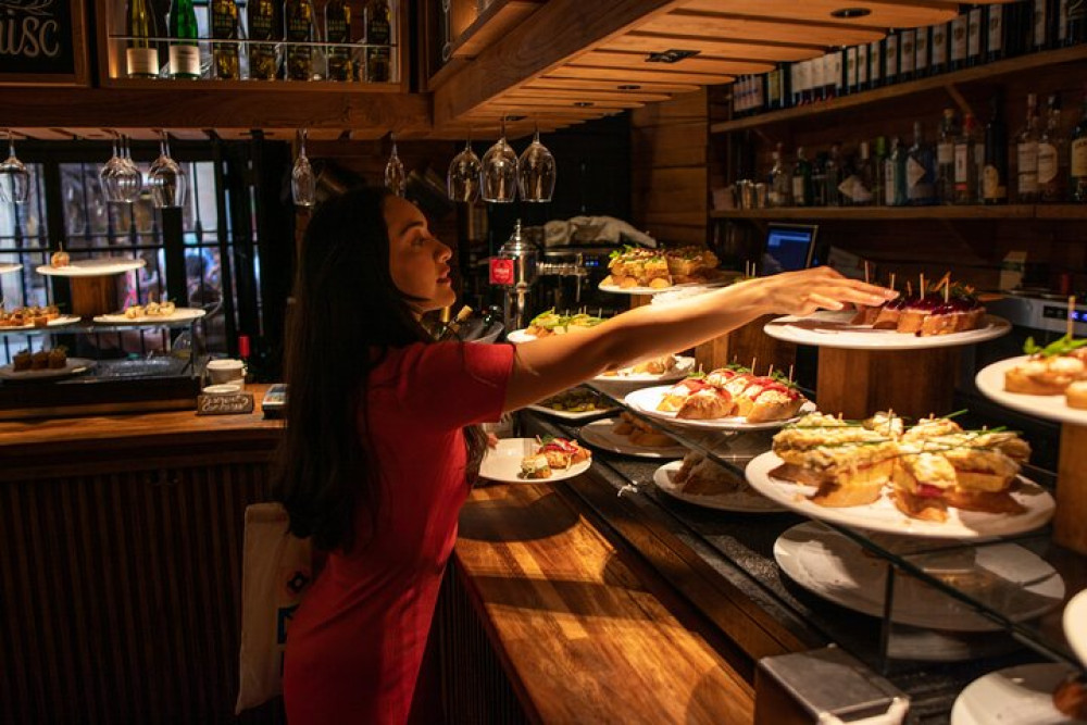 Private Barcelona Tapas Tour, Taverns, History & Local Culture