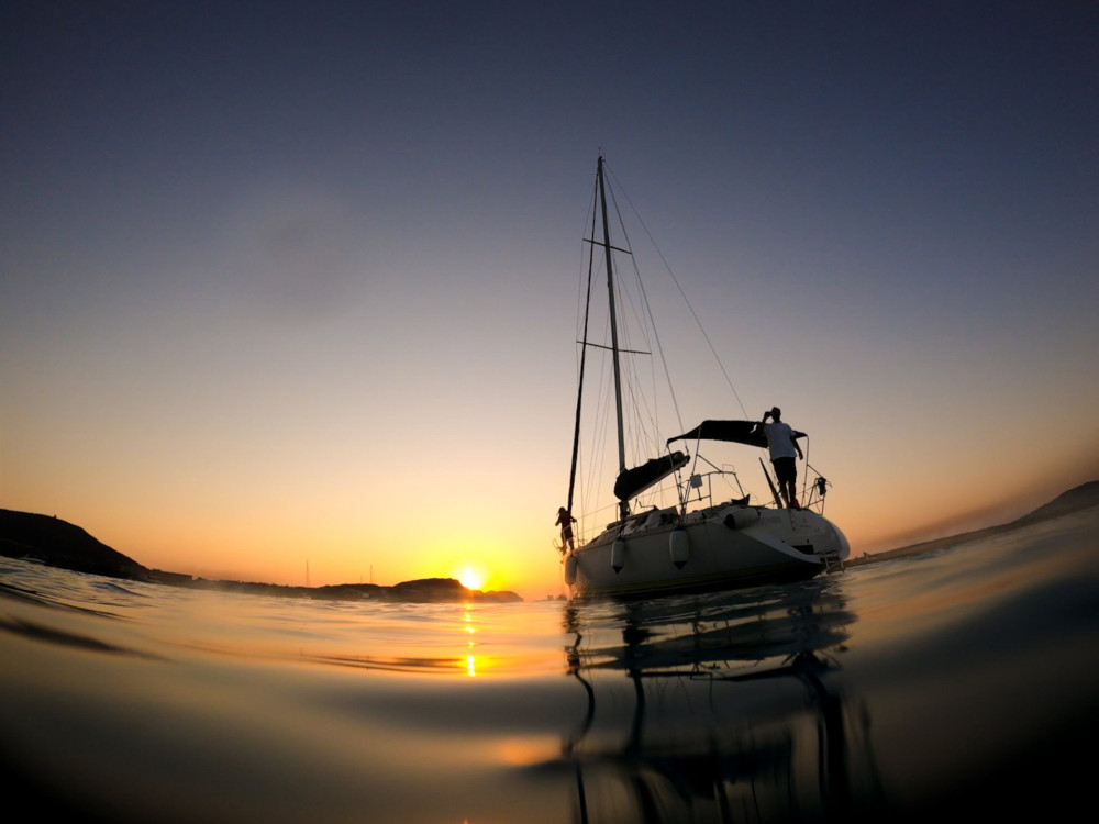 Stintino: Private Sunset Sailing & Aperitif at La Pelosa
