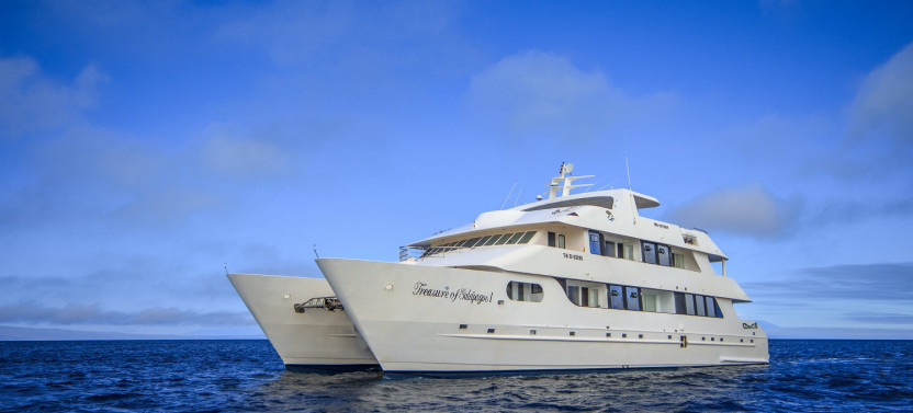 M/C Treasure of Galapagos: 5 D/ 4 N (Route - A)