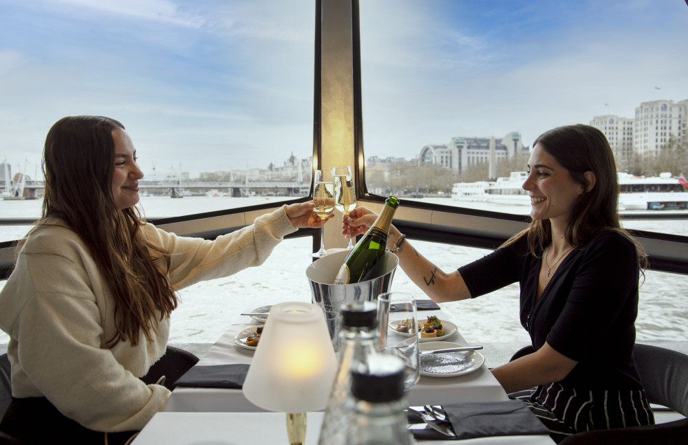 London Dinner Cruise On The River Thames