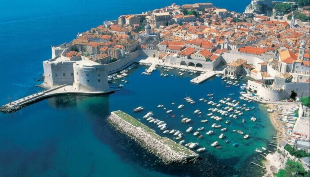 Dubrovnik Old Town Walking Tour – History & City Highlights
