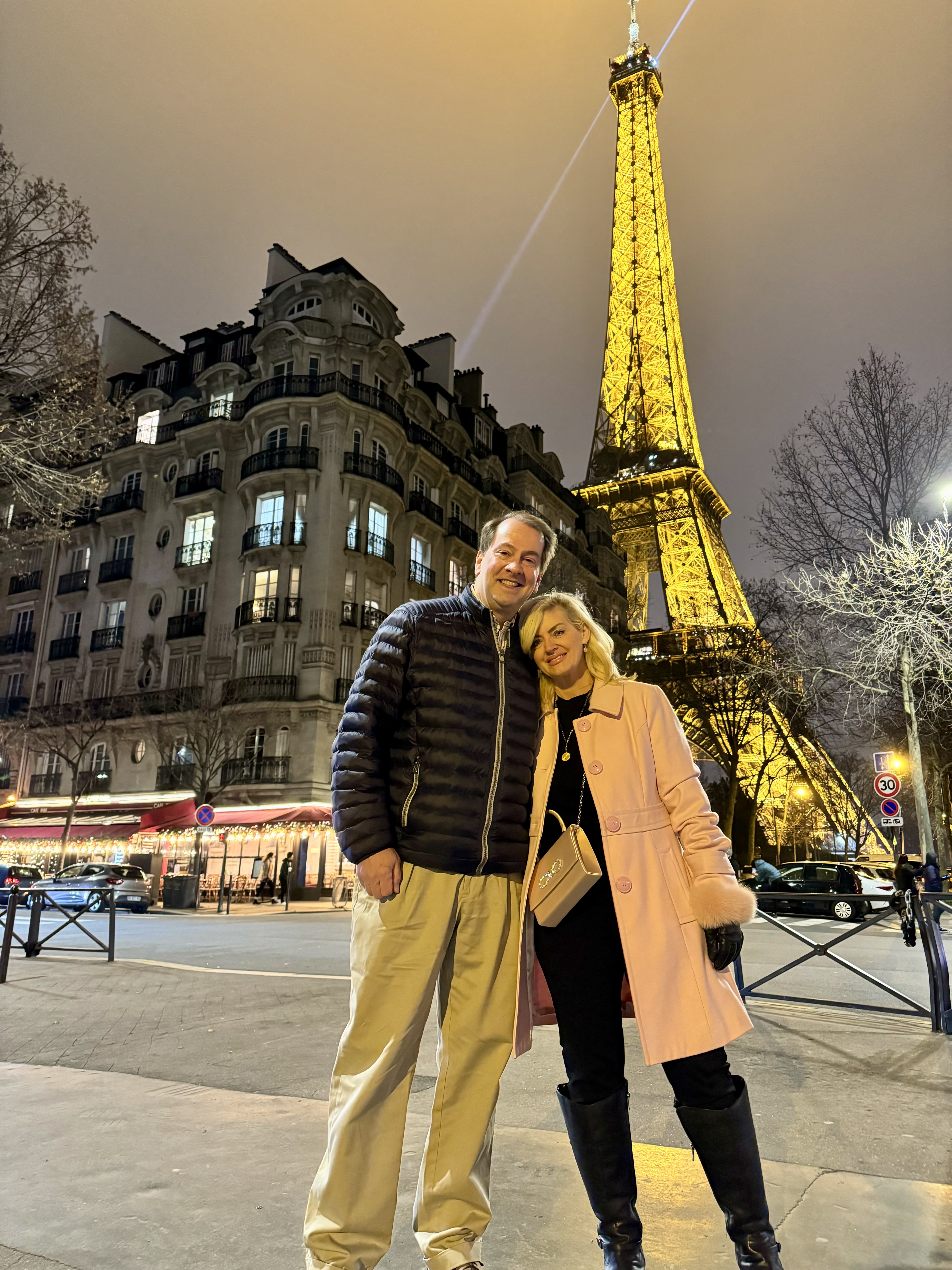 Eiffel Tower address: quick access from Paris or France - PARISCityVISION