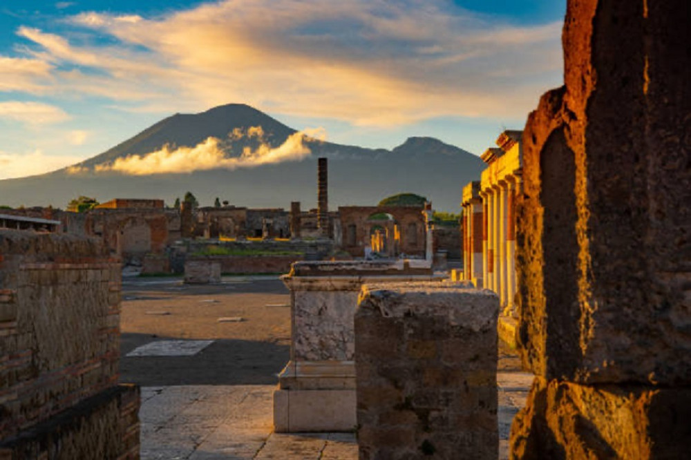 Vesuvius, Pompeii, and Sorrento Experience