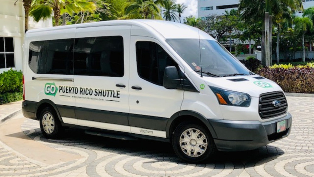 Private Airport Transfer for up to 10 Passengers to Isla Verde
