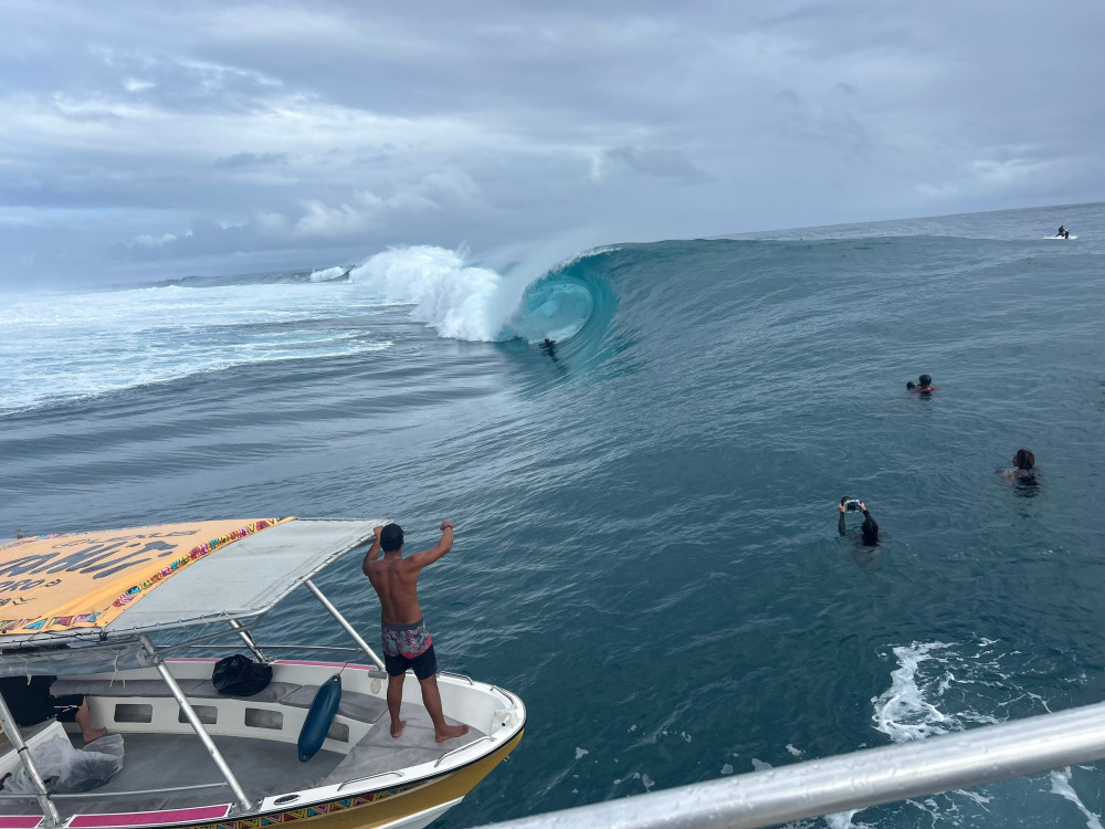 Teahupoo Adventures