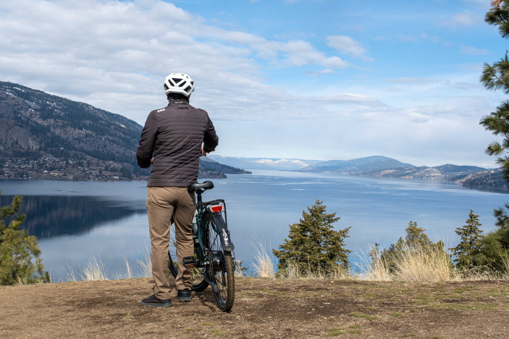 Okanagan Lake Views Guided E-Bike Tour With Picnic