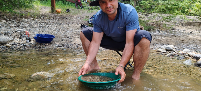 Kelowna Gold Panning Experience at Scenic Canyon